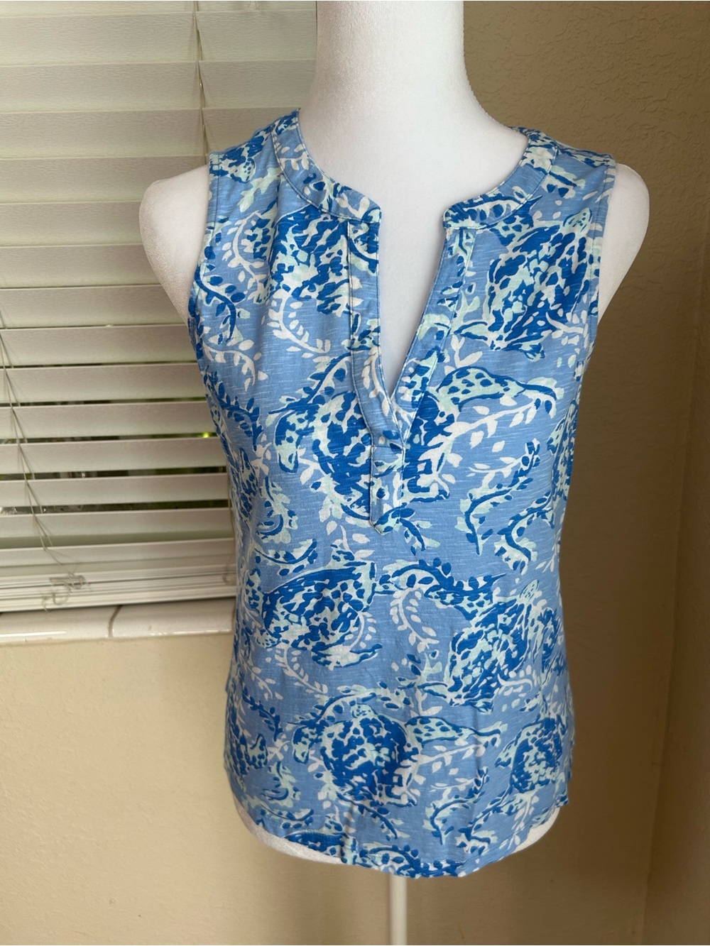Lilly Pulitzer Blue Printed Sleeveless V-Notch Camisole